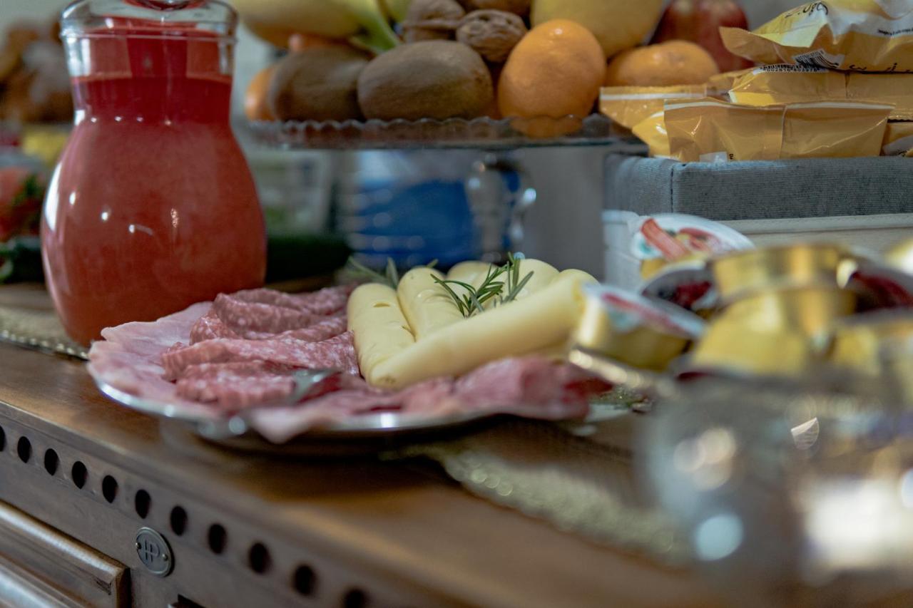 Alojamento de Acomodação e Pequeno-almoço Maison Gentile Lucca